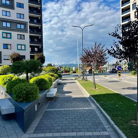 Apartament Capital33 *